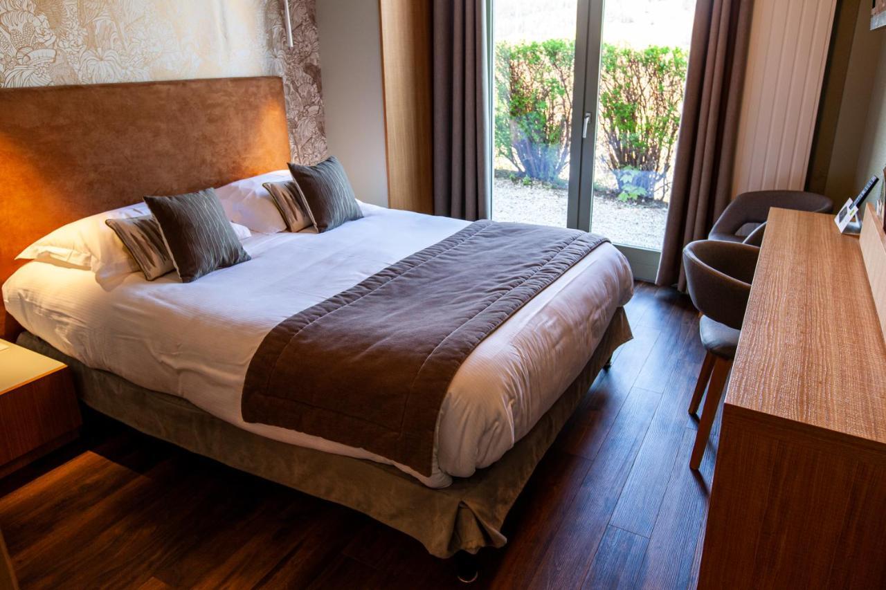 Logis Hotel Restaurant La Tour Dunières 外观 照片